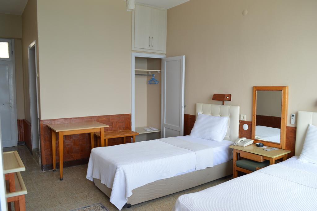 Lades Hotel Silifke Quarto foto