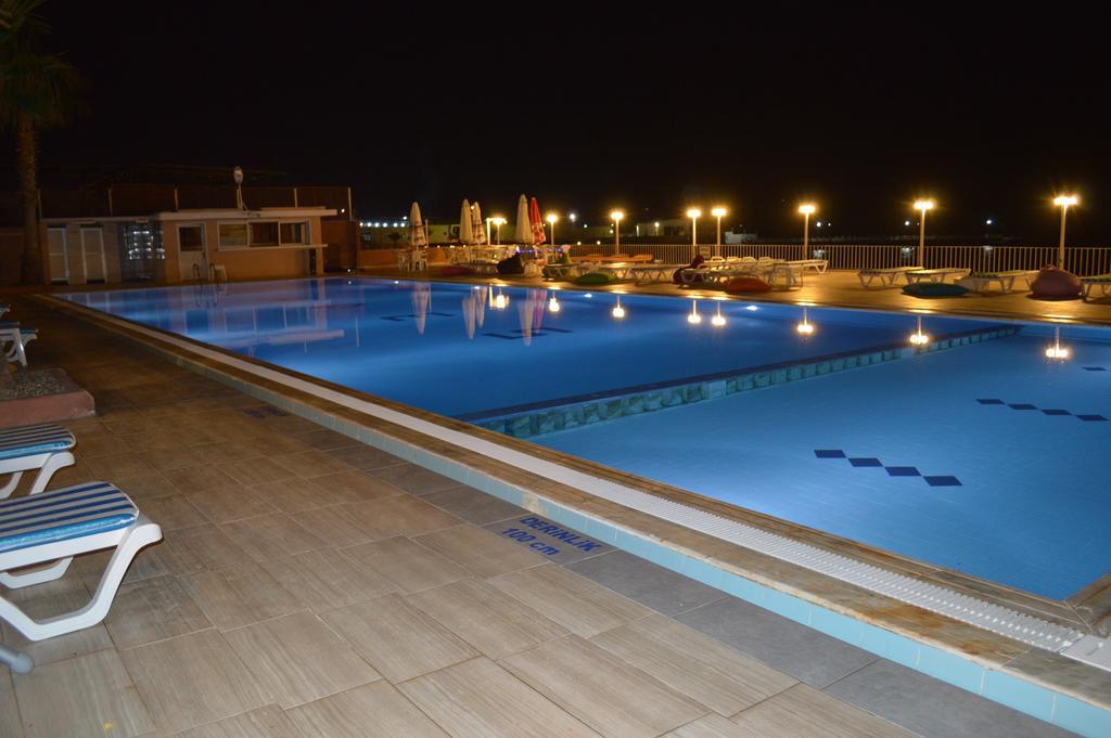 Lades Hotel Silifke Exterior foto